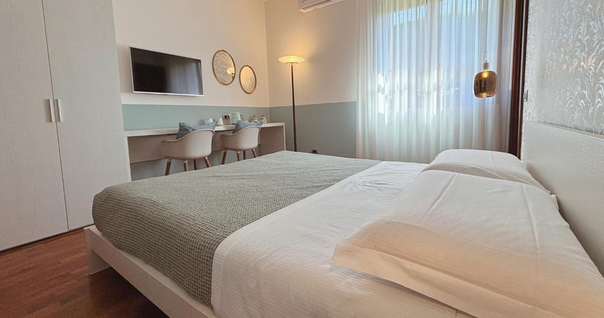 Bed and Breakfast Casa Ceruti Villa Guardia Exterior foto