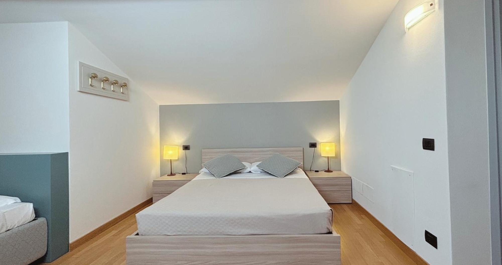 Bed and Breakfast Casa Ceruti Villa Guardia Exterior foto
